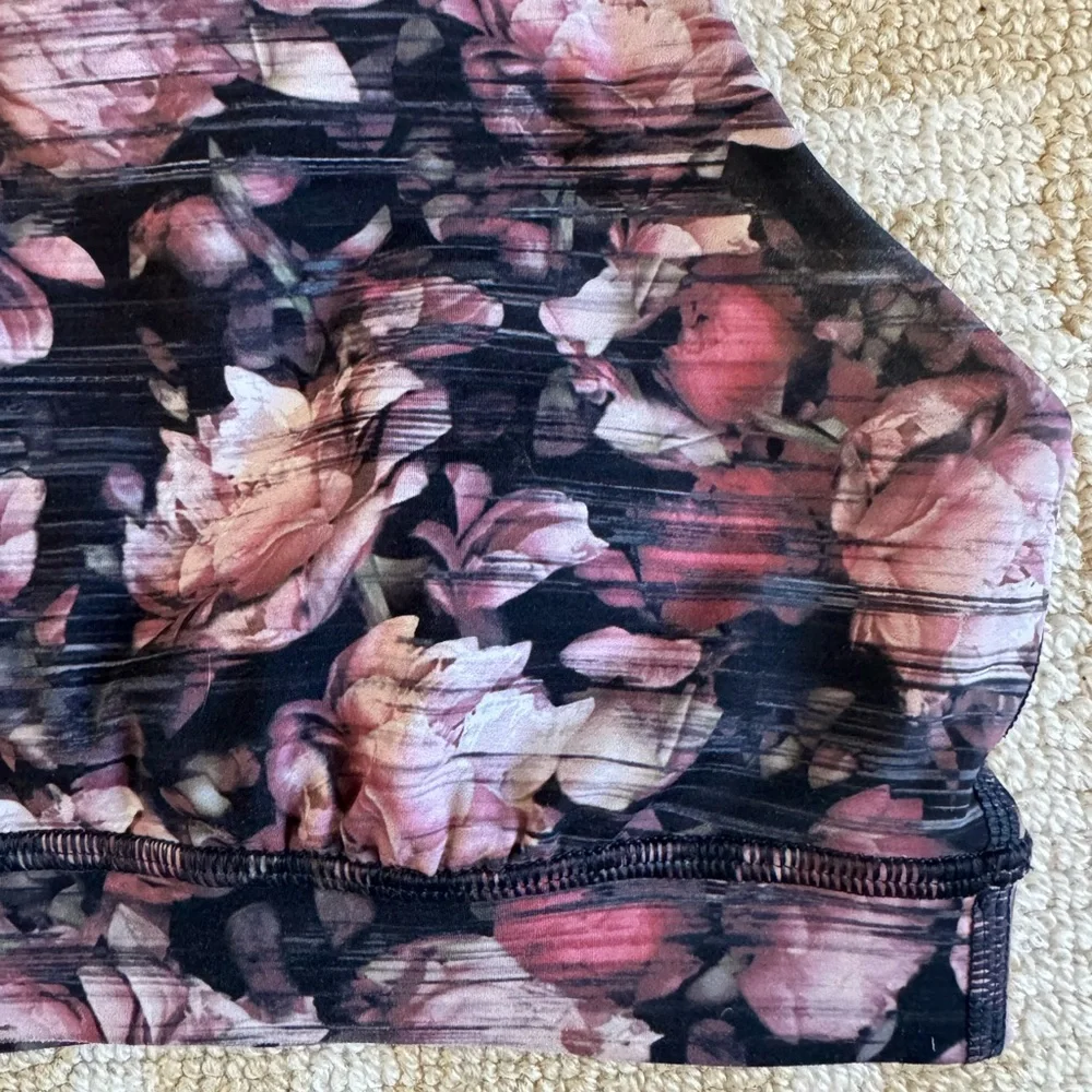 Lululemon Energy Nulux Sports Bra Peony Floral Yoga Gym Running Workout Size 4